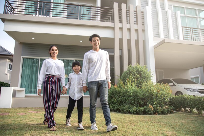 family-people-walking-out-home-smiling_1048944-10372560